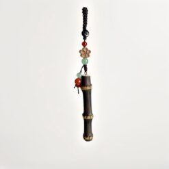 Móc khóa tre tím khắc thủ công