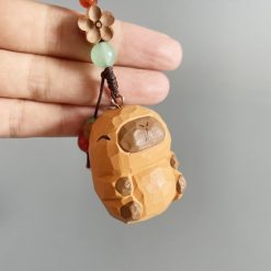 moc khoa go capybara baby 4 5x3 cm cham tay 6