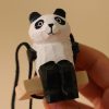 Tượng gấu trúc gỗ sơn tay treo 6.9 cm