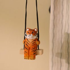 Tượng hổ gỗ sơn tay treo 7.4 cm