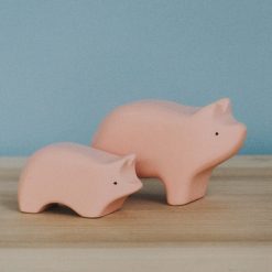 Gia đình heo gỗ thủ công sơn tay Montessori Waldorf
