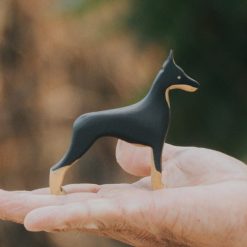 Đồ chơi chó Doberman gỗ thủ công 10x9cm