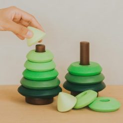 Cây thông Noel xếp vòng gỗ thủ công Montessori 10x14cm