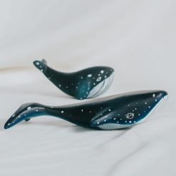 Cá voi xanh gỗ thủ công sơn tay 18cm