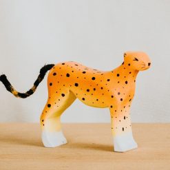 Báo gỗ thủ công sơn tay Montessori Waldorf 11x9cm