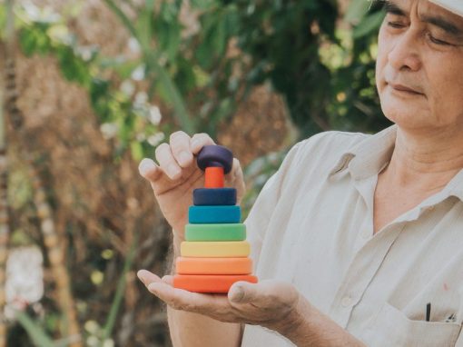 thap xep vong cau vong go montessori 3