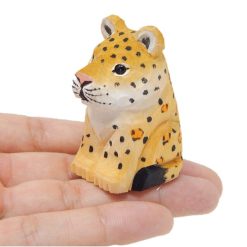 Tượng báo đốm khắc gỗ mini 7.6×5.1 cm họa tiết chấm