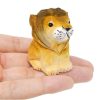 Tượng gỗ sư tử mini 5.1 cm khắc tay mắt thủy tinh