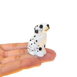 Tượng chó đốm Dalmatian gỗ khắc tay mini 6.4 cm