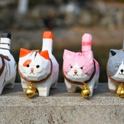 Tượng mèo gỗ điêu khắc 8.1 cm, kèm chuông trang trí bàn