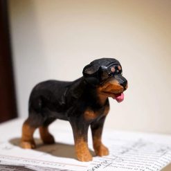 Tượng chó Rottweiler gỗ điêu khắc 10.5×7.5×3.5 cm