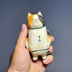 Tượng mèo gỗ mặc áo số 1 cao 10 cm