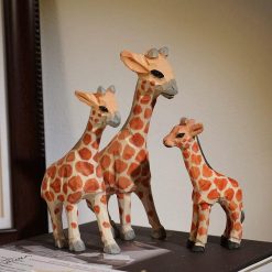 Tượng hươu cao cổ gỗ chạm tay cao 12 cm để bàn