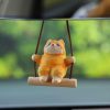 Tượng mèo gỗ đu xích treo xe 6x4x3 cm